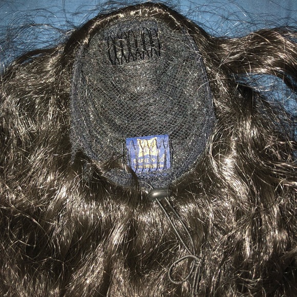 Ponytail - Picture 4 of 5